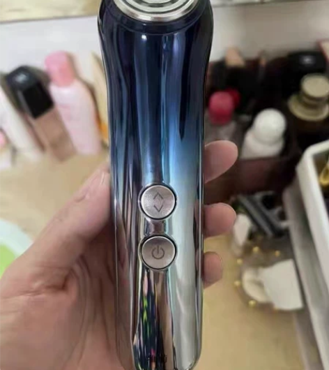 生日朋友送的高端美容仪，自己原来也有一套，...