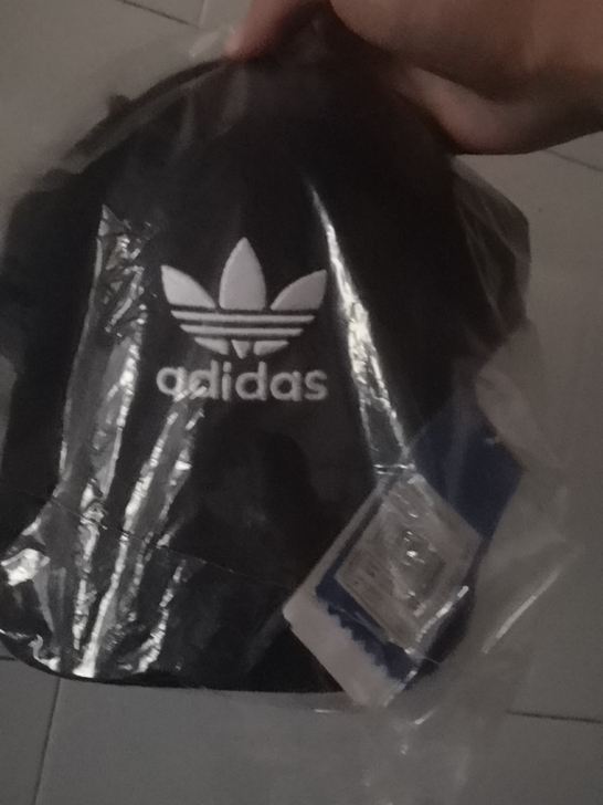 全新阿迪达斯帽子
