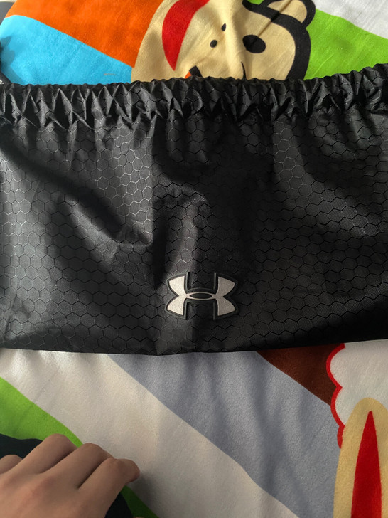 篮球包，也可以装一些书之类的，容量大，不多...