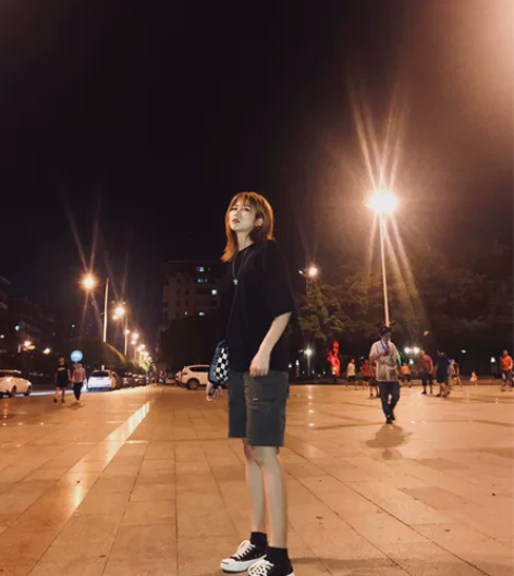 女生工装短裤 帅出天际 仅穿过一次 料子很...