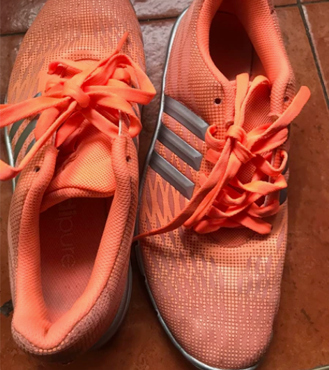 阿迪 运动鞋 二手货 状态如图，24码，明...