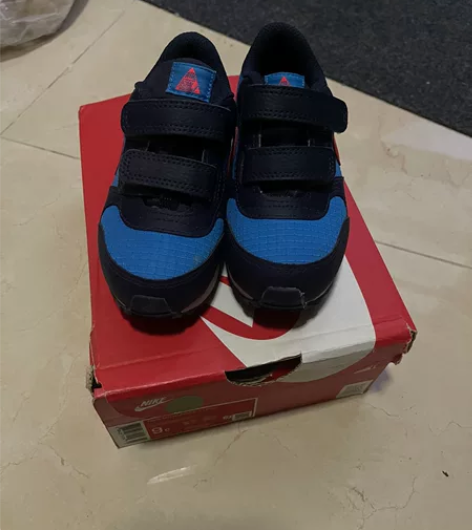 耐克运动鞋9C，内长150。几乎没穿过看鞋...