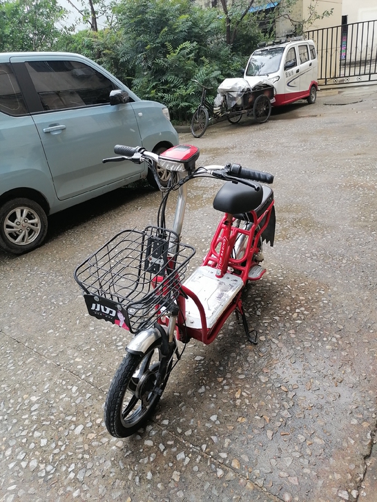 小刀电动车，8成新，骑行舒服，无任何毛病，...