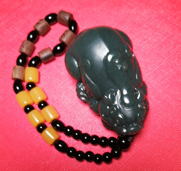 和田青玉貔貅把件