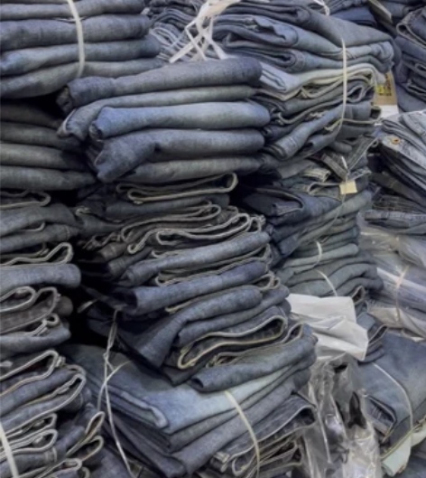 便宜处理了牛仔裤，两条包邮，全部牌子货，质...