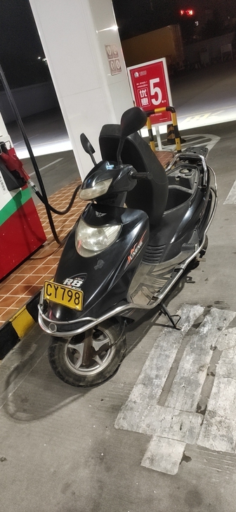 踏板125摩托车，18年底购买的，很少开才...