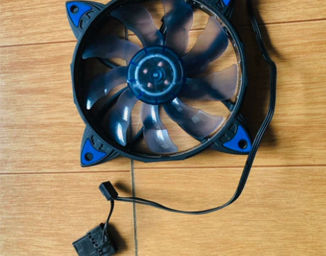 出售闲置机箱风扇，蓝光 感兴趣的话点“我想...