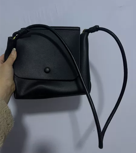 手提包，夸背包，大包小包50块钱俩个 感兴...