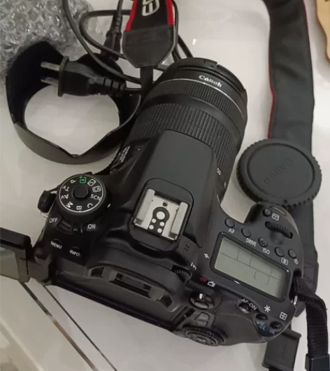 自用佳能单反，70D(18－135)镜头，...