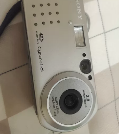 可小刀出一个ccd索尼p3～ 日文版的实在...