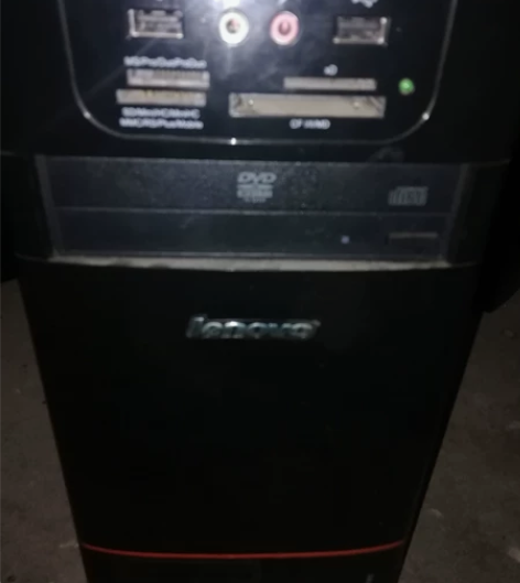 处理联想台式电脑一套，主机和液晶屏幕，配置...