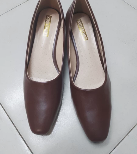 【线下购】全新真皮单鞋 实体店两百多入的，...