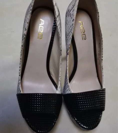 Aee/爱意女鞋时尚撞色浅口细高跟鱼嘴鞋3...