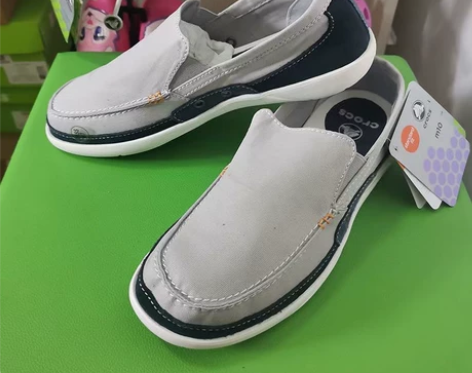 正品卡骆驰男款帆布鞋，原价639，大码特惠...