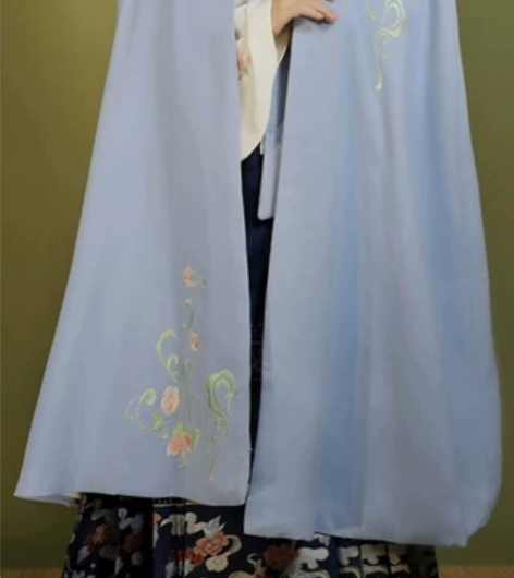 妃亦坊斗篷女汉服蓝色毛呢，加厚连帽，重工绣...