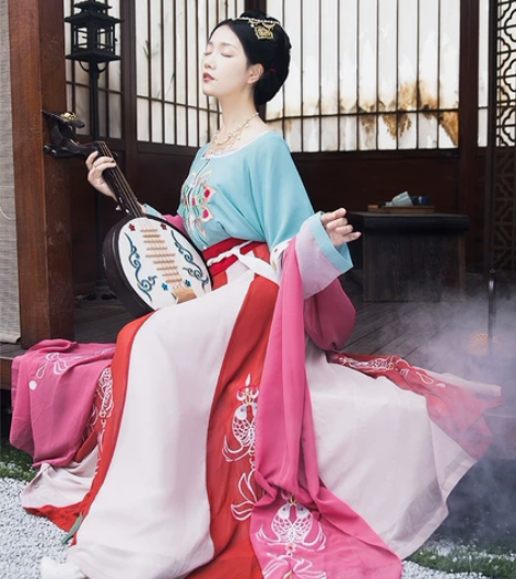 柒邑【双鱼衍】坦领三件套绣花齐腰 M码,全新