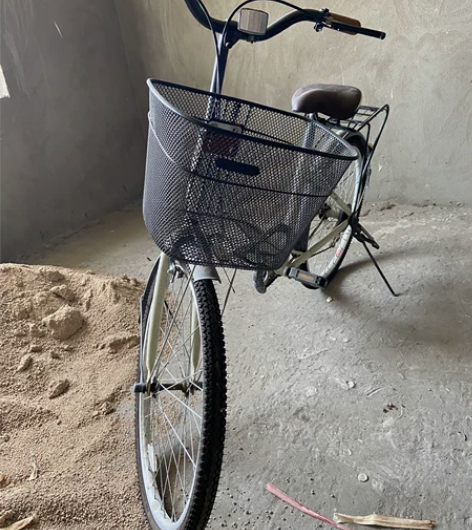 全新，妈妈买的，骑行了两天，太热，不想骑了...