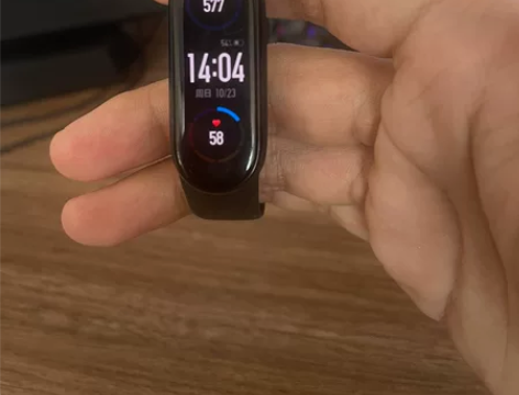 自用小米手环6.一点点小划痕，有充电器，无...