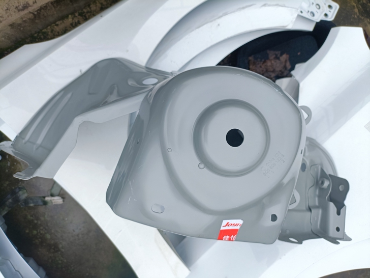 19至20新款速腾减震包右前，全新4s店配...