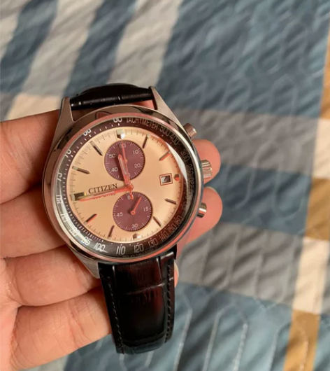 西铁城光动能手表,搭配衬衫很好看,不需要充...