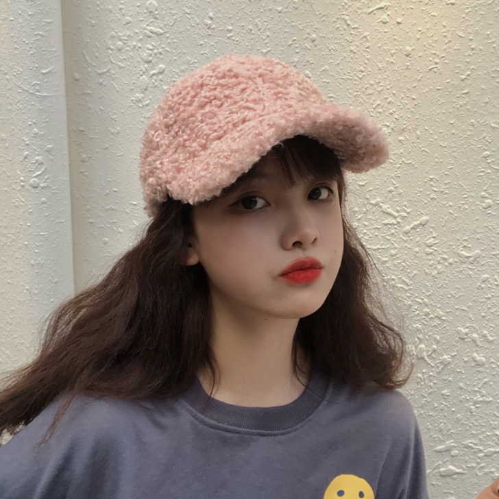 艾佳微 卡其色帽子