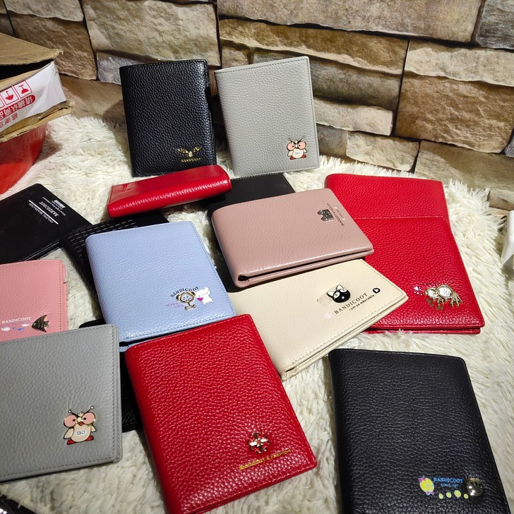 真皮女钱包，款式非常多，都是专卖店撤下来的...