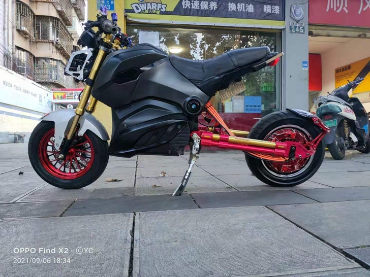 九九新改装小飞机: