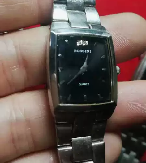 罗西尼女石英表，，，走时临出换电池！售出不...