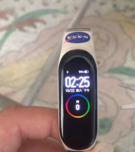 小米手机4nfc,9新,没有任何问题。想下...