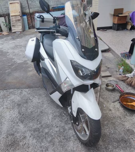 出一台立雅猛士150  21年4月的 60...