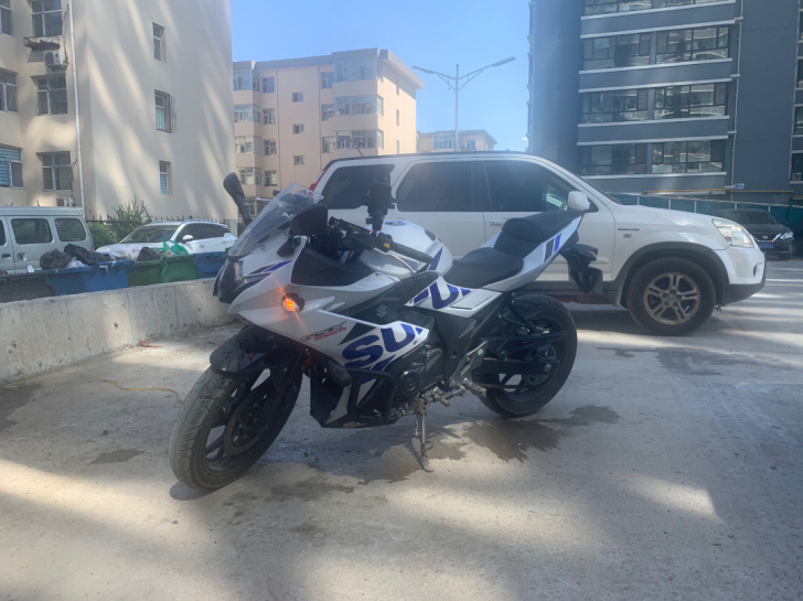 铃木GSX摩托车，2020年3月的车