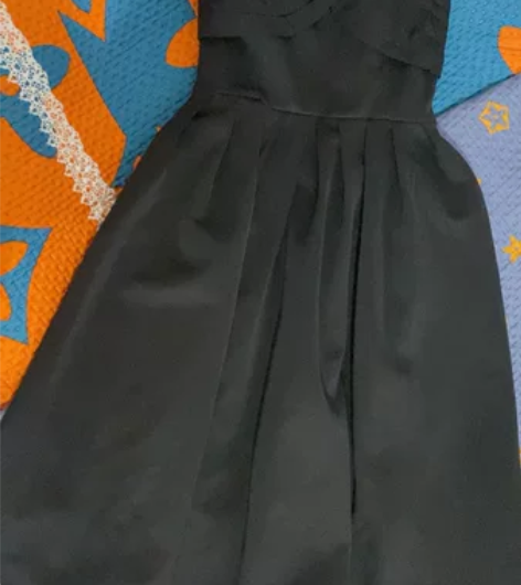 吊带蓬蓬裙，四季可穿，抗皱 感兴趣的话点“...