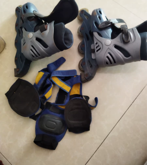 3942码旱冰鞋护具 感兴趣的话点“我想要...