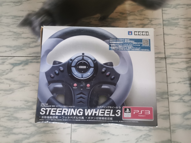 ps3专用方向盘。整体9新，买回来不爱玩儿...
