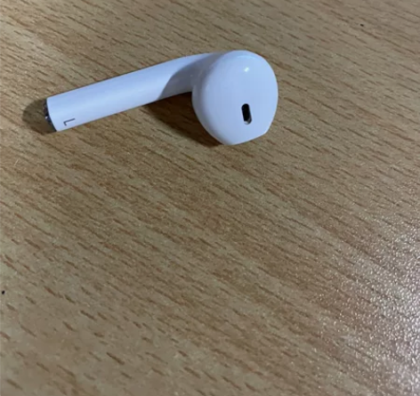 出唐麦w9，右耳丢失，还有一个耳机仓和左耳...