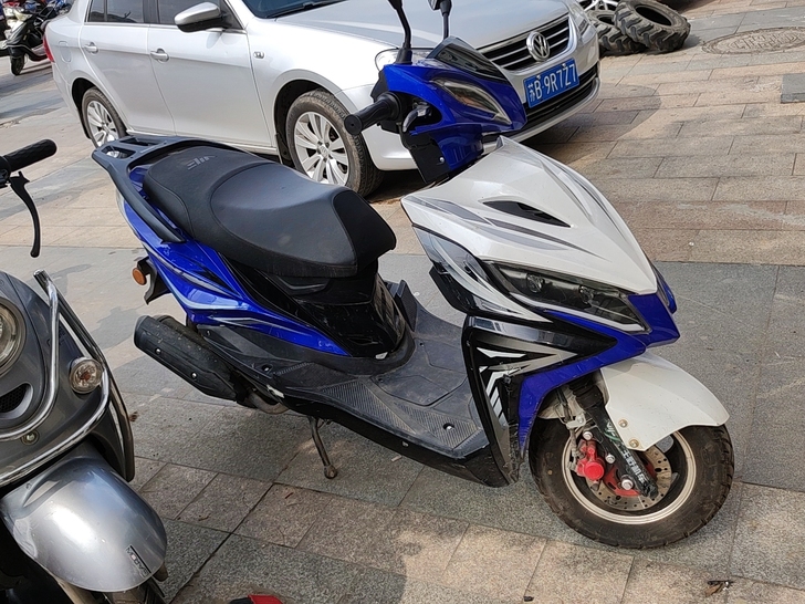 王野。摩托车2020年。9成新。