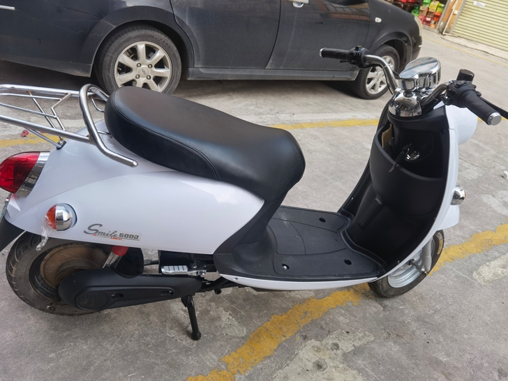 急出一台二手电动车，龟车，南宁小绿牌，证件...