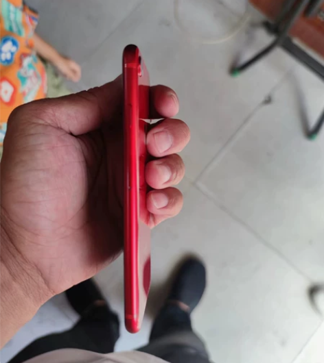 苹果8手机，新旧如图 感兴趣的话点“我想要...