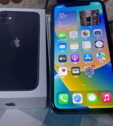 出一台家里闲置的苹果11 256G 国行双...