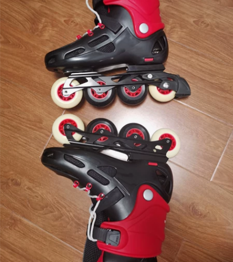 成人42码旱冰鞋单排冰鞋，仅家中试穿几乎全...
