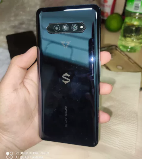 黑鲨4pro 打游戏打着打着就关机了然后就...