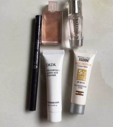 完美日记眼影盘，博瑞美眉毛防掉液，kiko...