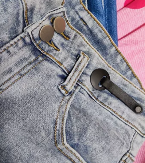 浅蓝色小脚裤，牛仔裤狂热爱好者，一百多条太...