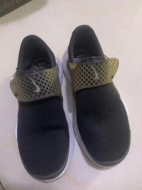 正品耐克，女鞋35.5码，没怎么穿过一直闲...