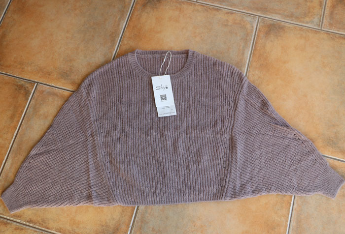 素色 造型款  蝙蝠袖  蓬松 毛衣 针织衫