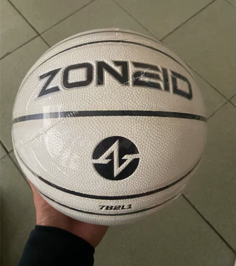 Zoneid篮球 7号球 未开封 感兴趣的...
