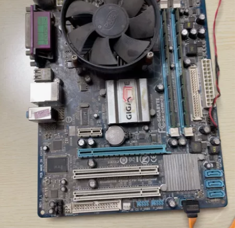 二手技嘉主板 感兴趣的话点“我想要”和我私...