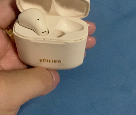 漫步者蓝牙耳机 剩左耳 感兴趣的话点“我想...