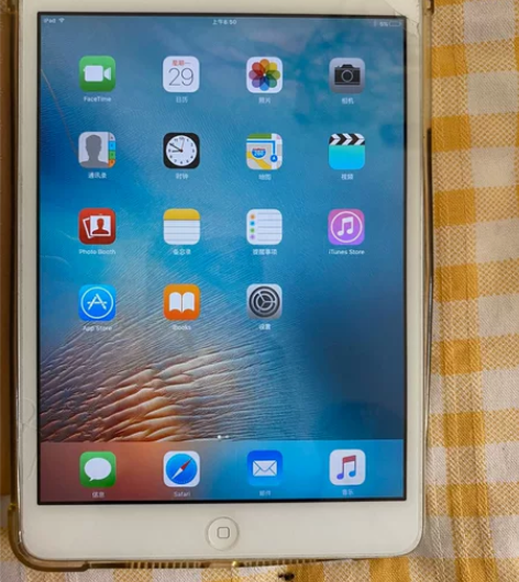 完好iPad mini 1，屏没问题是膜碎...