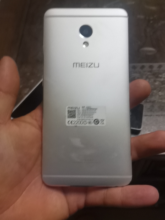 魅族A680Q,魅蓝E,3+32原装机器没...